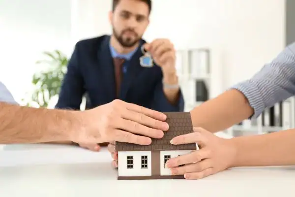 Couple arguing over property in divorce mediation East Sussex